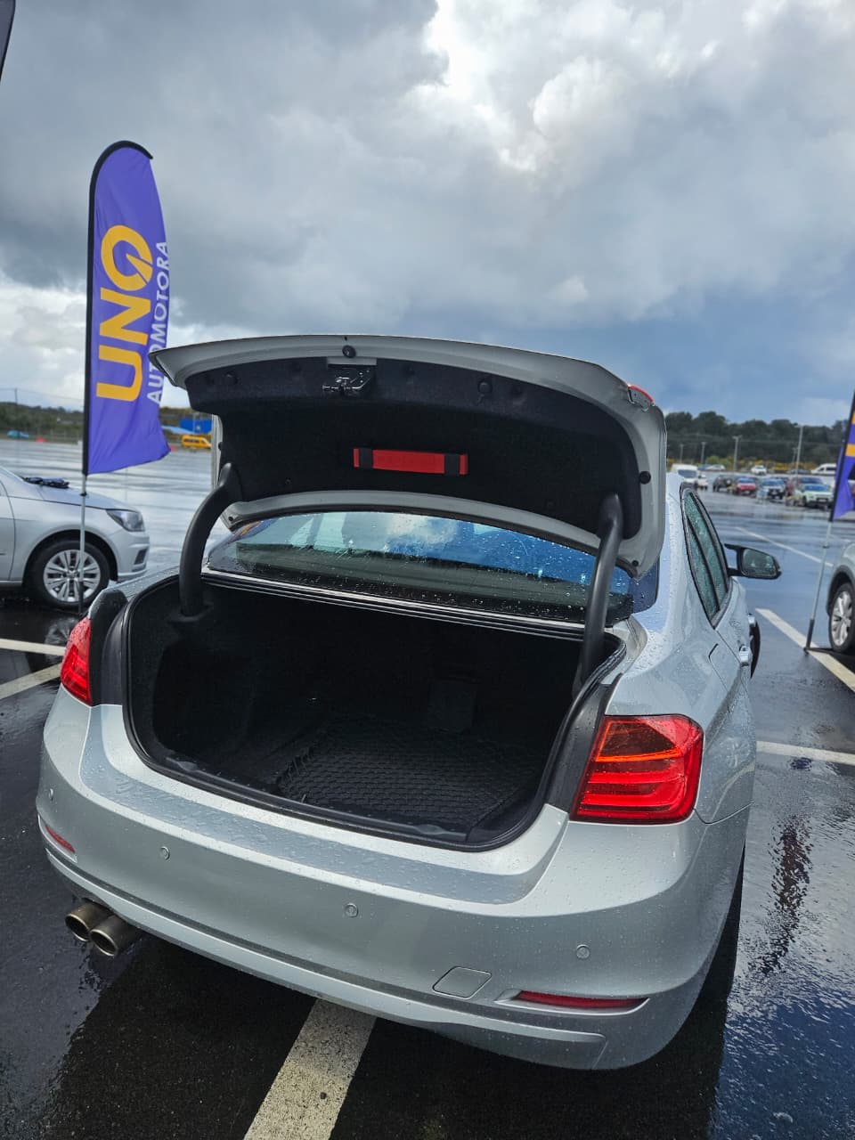 2015 BMW 320i - Miniatura 7
