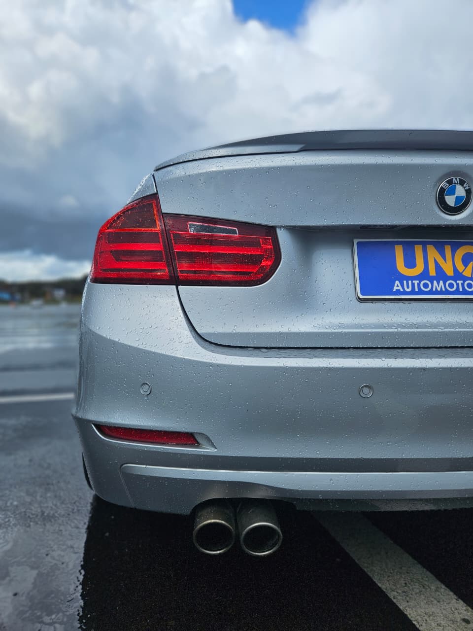 2015 BMW 320i - Miniatura 9
