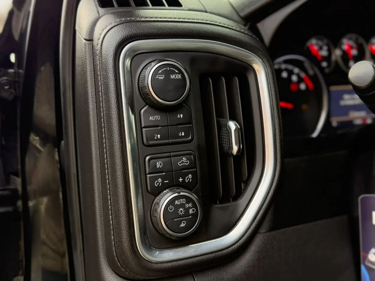 2021 Chevrolet Silverado 5.3 Negro - Miniatura 10