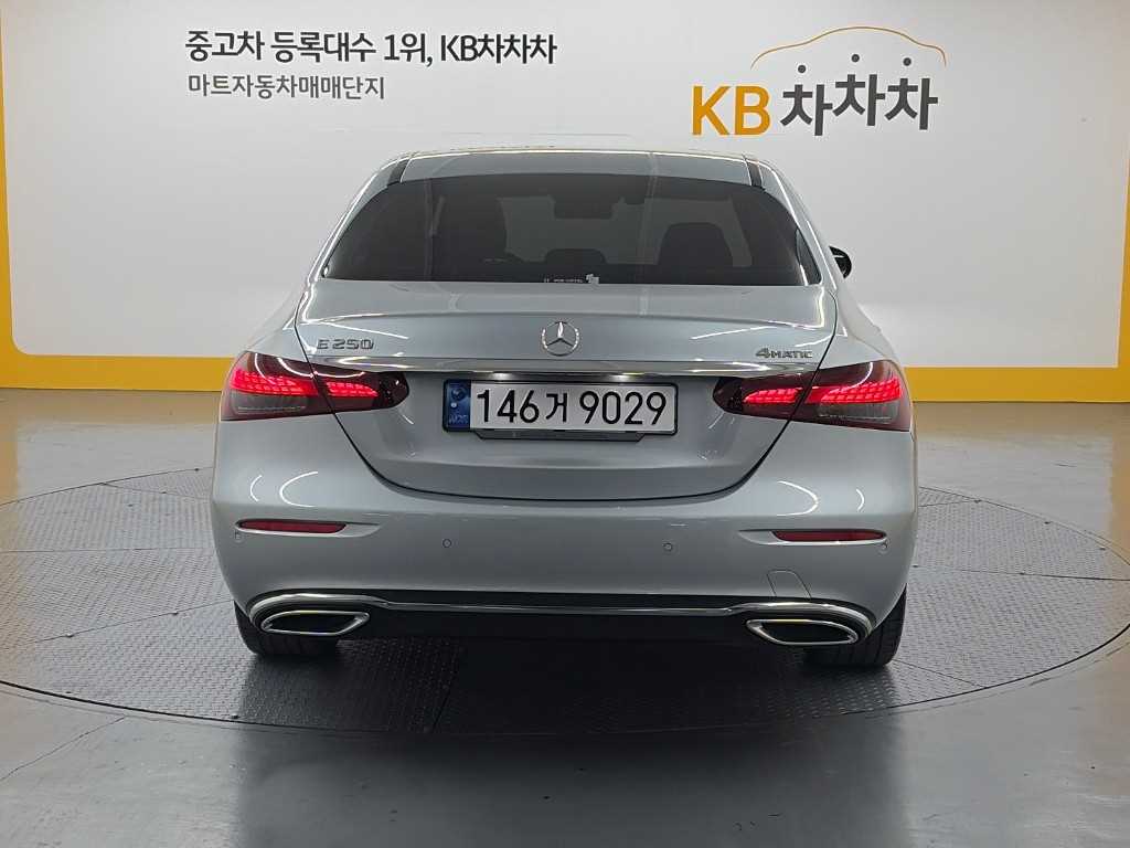 2021 Mercedes-Benz Clase E Mercedes Benz E Class Ref 424079 - Miniatura 3