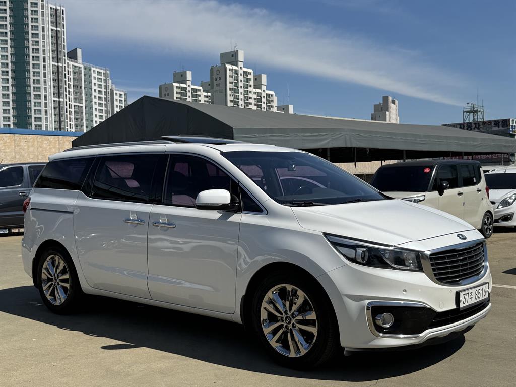 2015 Kia Carnival Diesel Blanco - Miniatura 3