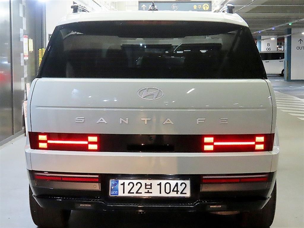 2025 Hyundai Santa Fe Hybrid - Miniatura 5