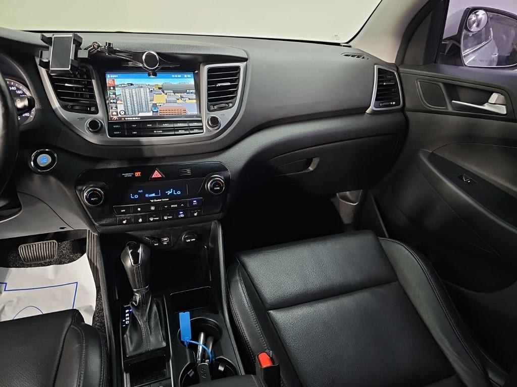 2017 Hyundai Tucson Diesel Blanco - Miniatura 10