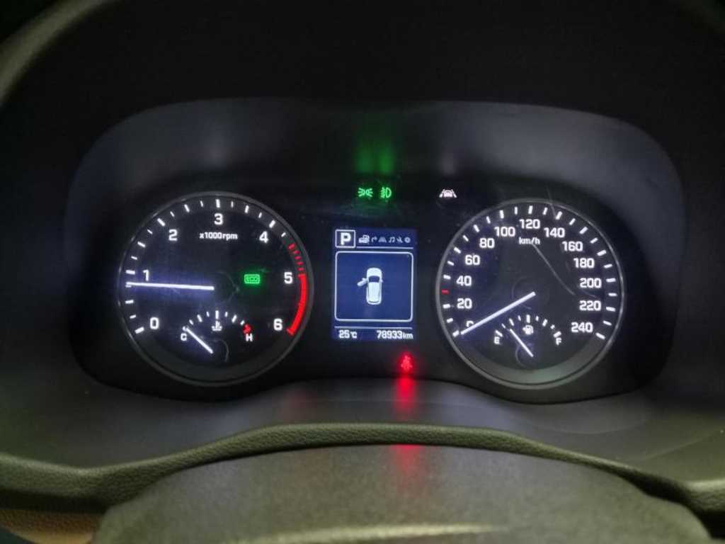 2017 Hyundai Tucson Diesel Blanco - Miniatura 7