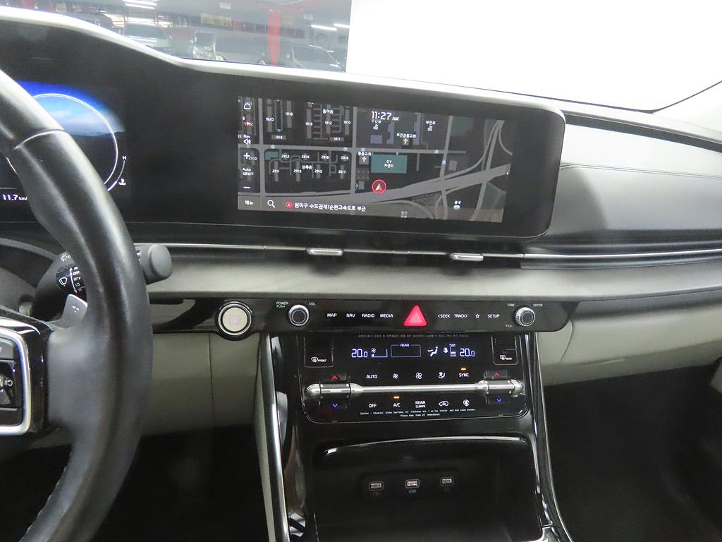 2021 Kia Carnival 4th Gris - Miniatura 10