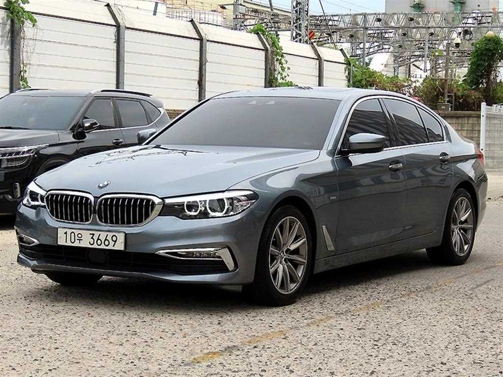 2018 BMW Serie 5 5 Series Ref 424049 Gasoline - Miniatura 2