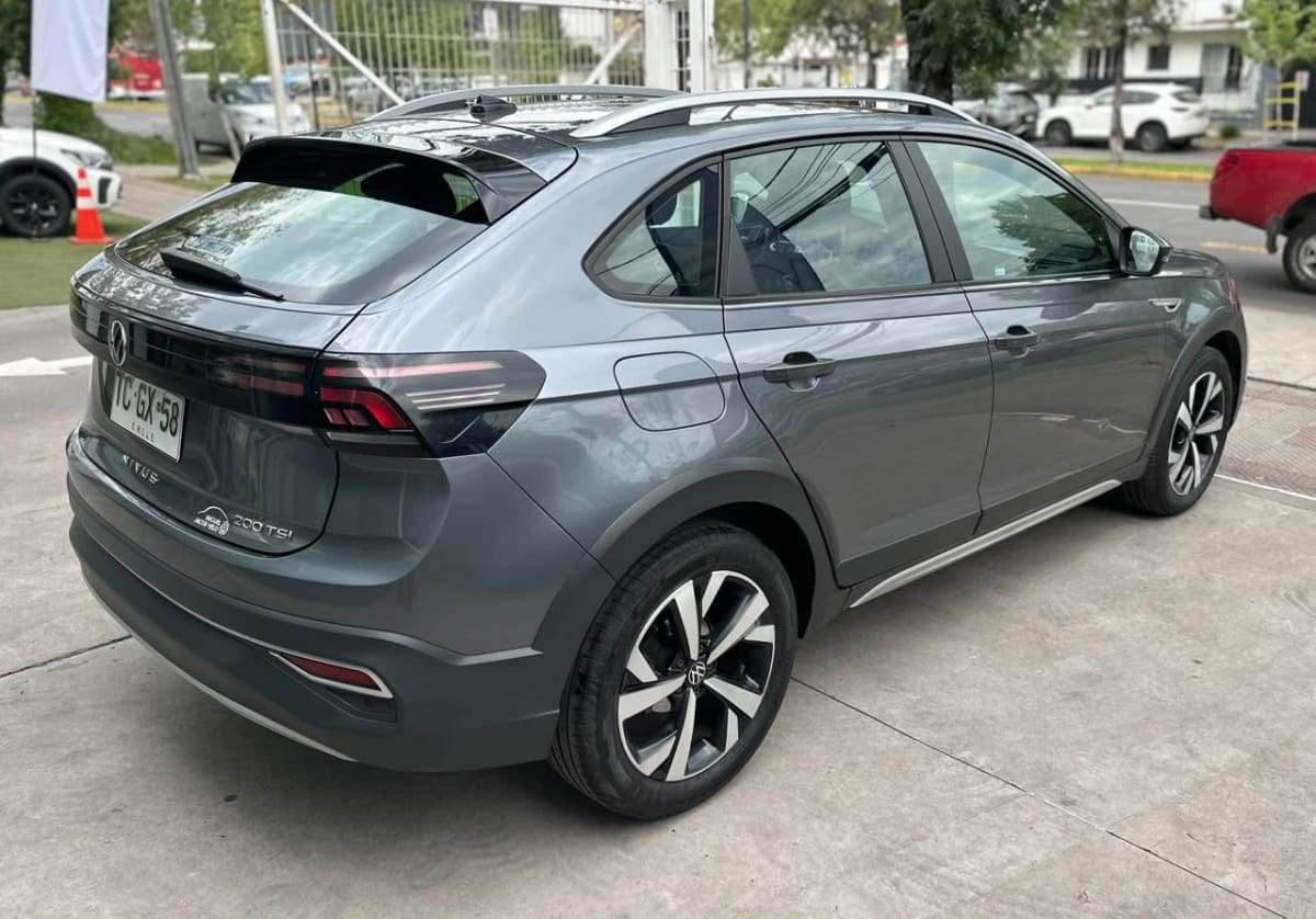 2024 Volkswagen Nivus 1.0 Gris - Miniatura 6