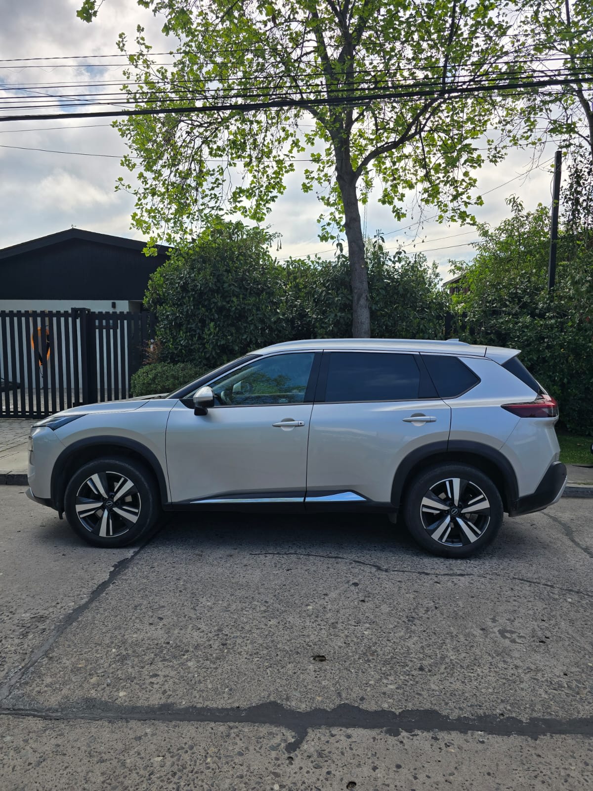 2024 Nissan X-Trail Exclusive - Miniatura 2