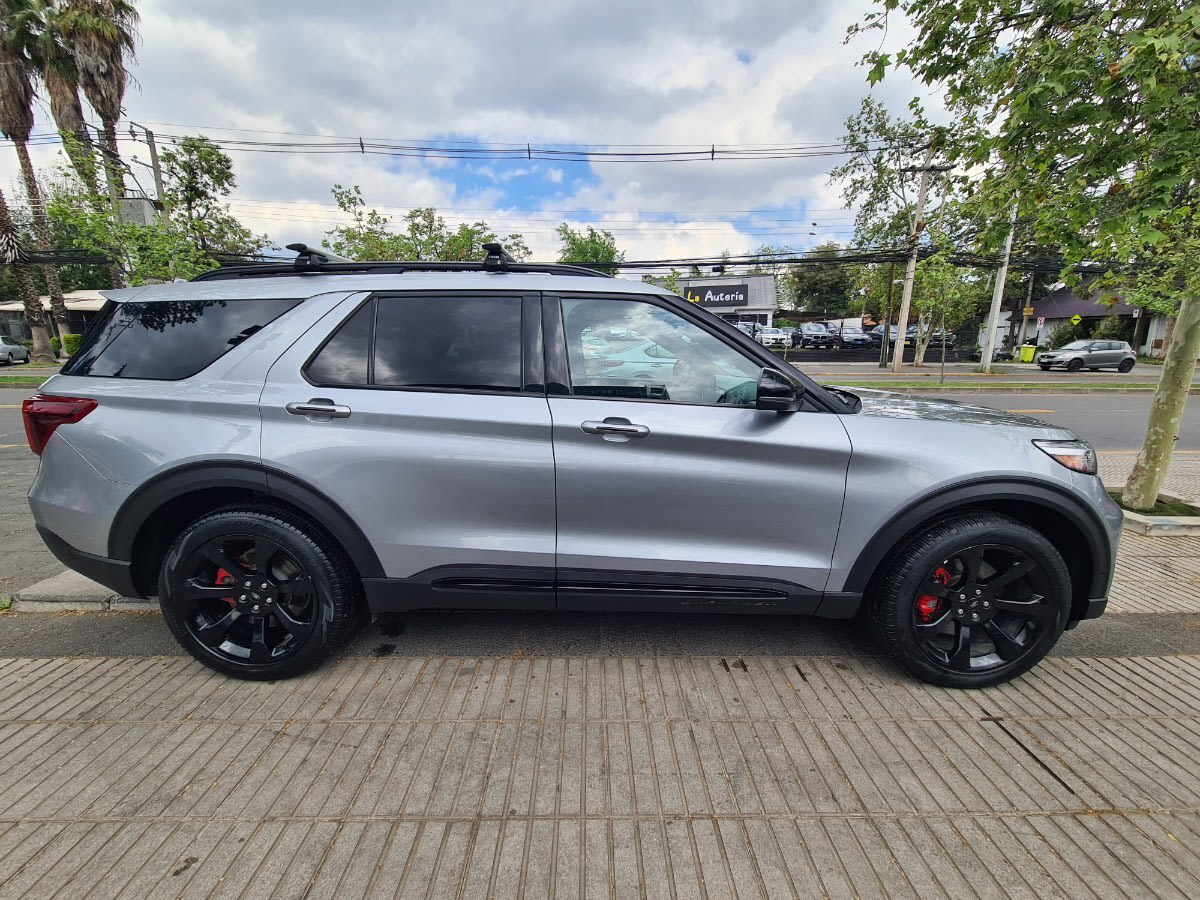 2024 Ford Explorer 3.0 Plata - Miniatura 6
