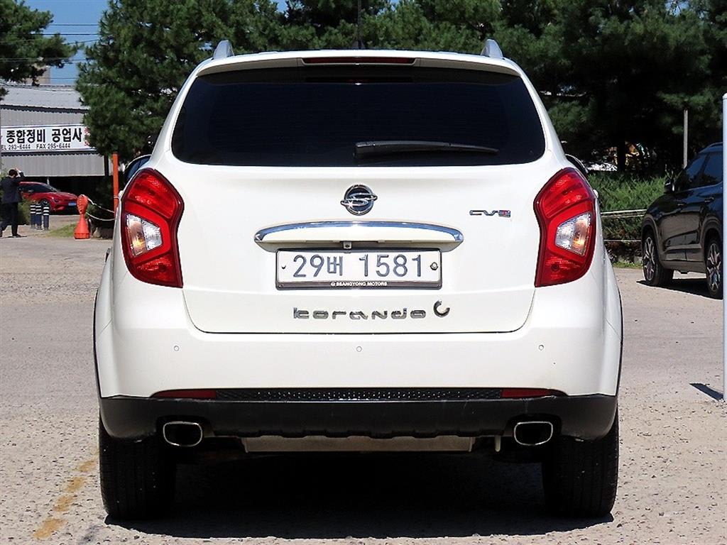 2015 SsangYong Korando C - Miniatura 4