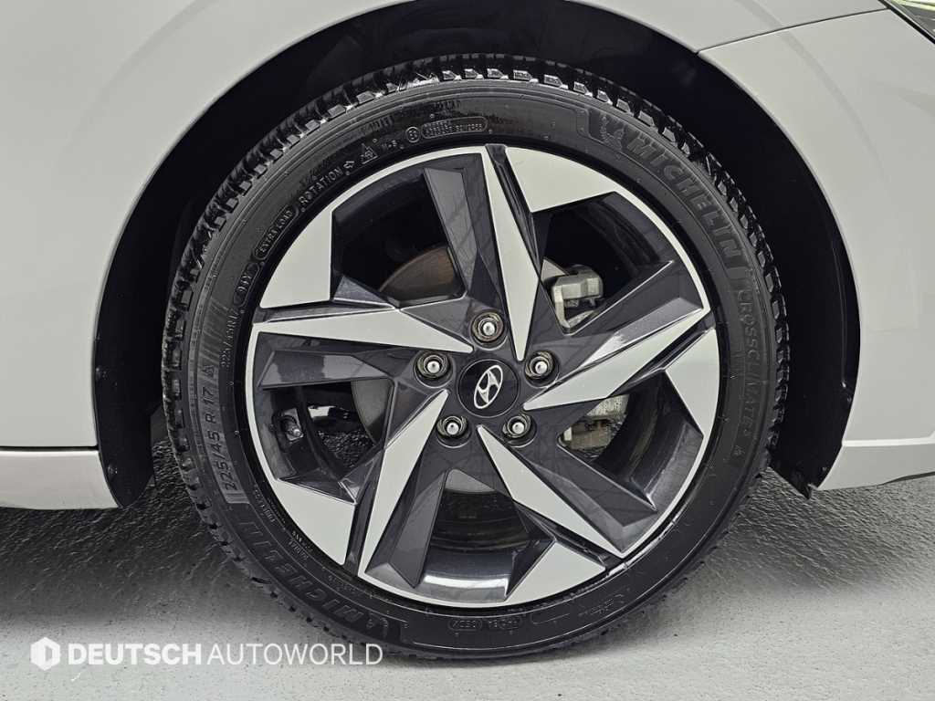 2021 Hyundai Avante Hybrid Gris - Miniatura 5