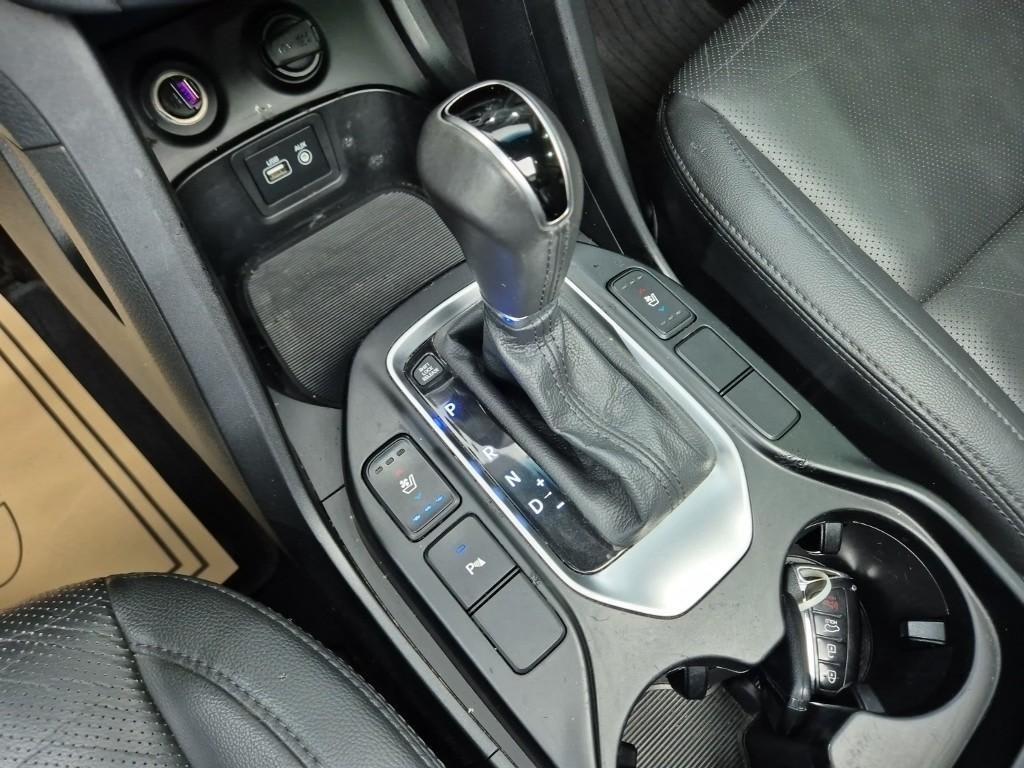 2016 Hyundai Santa Fe The Blanco - Miniatura 8