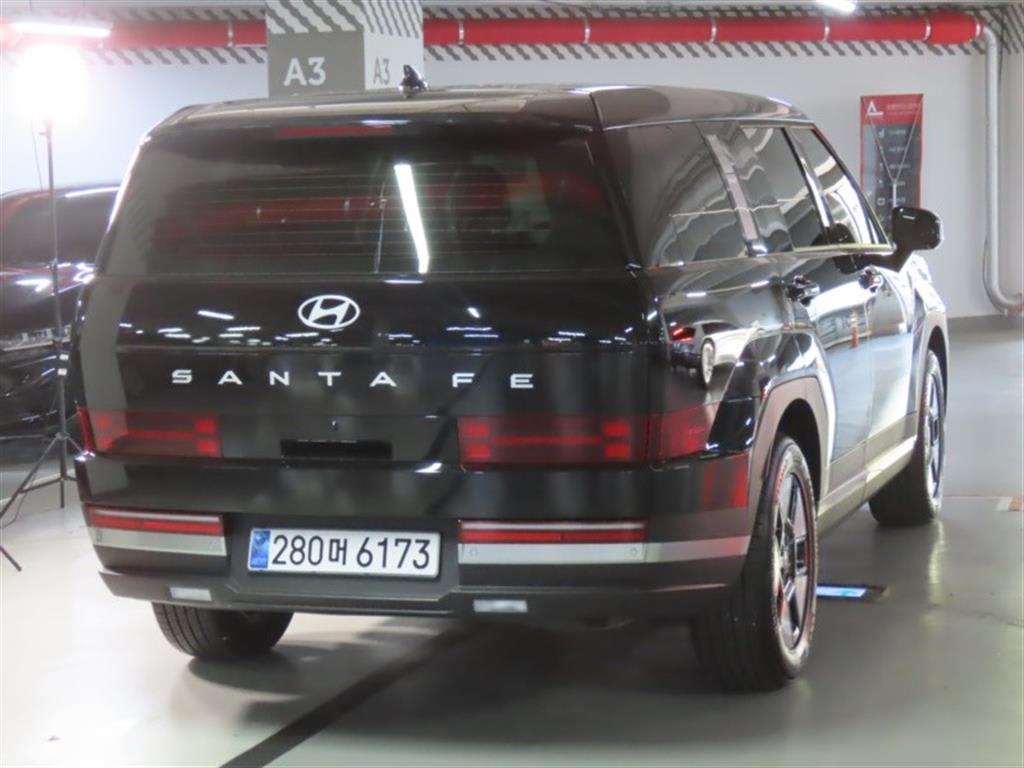 2025 Hyundai Santa Fe Hybrid - Miniatura 3