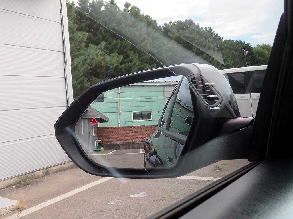 2023 Hyundai Kona New Gris - Miniatura 6