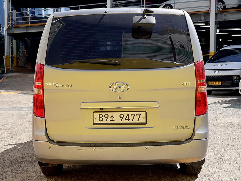 2016 Hyundai Starex Van Gris - Miniatura 3