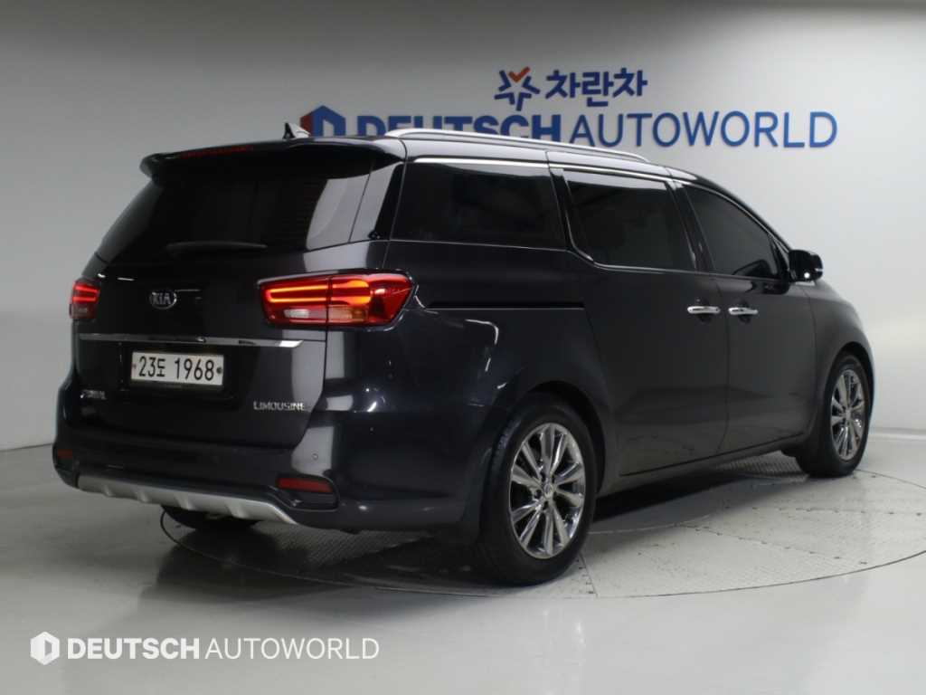 2019 Kia Carnival Diesel Gris - Miniatura 2