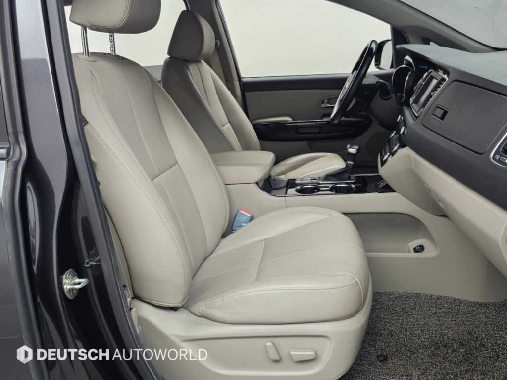 2019 Kia Carnival Diesel Gris - Miniatura 10