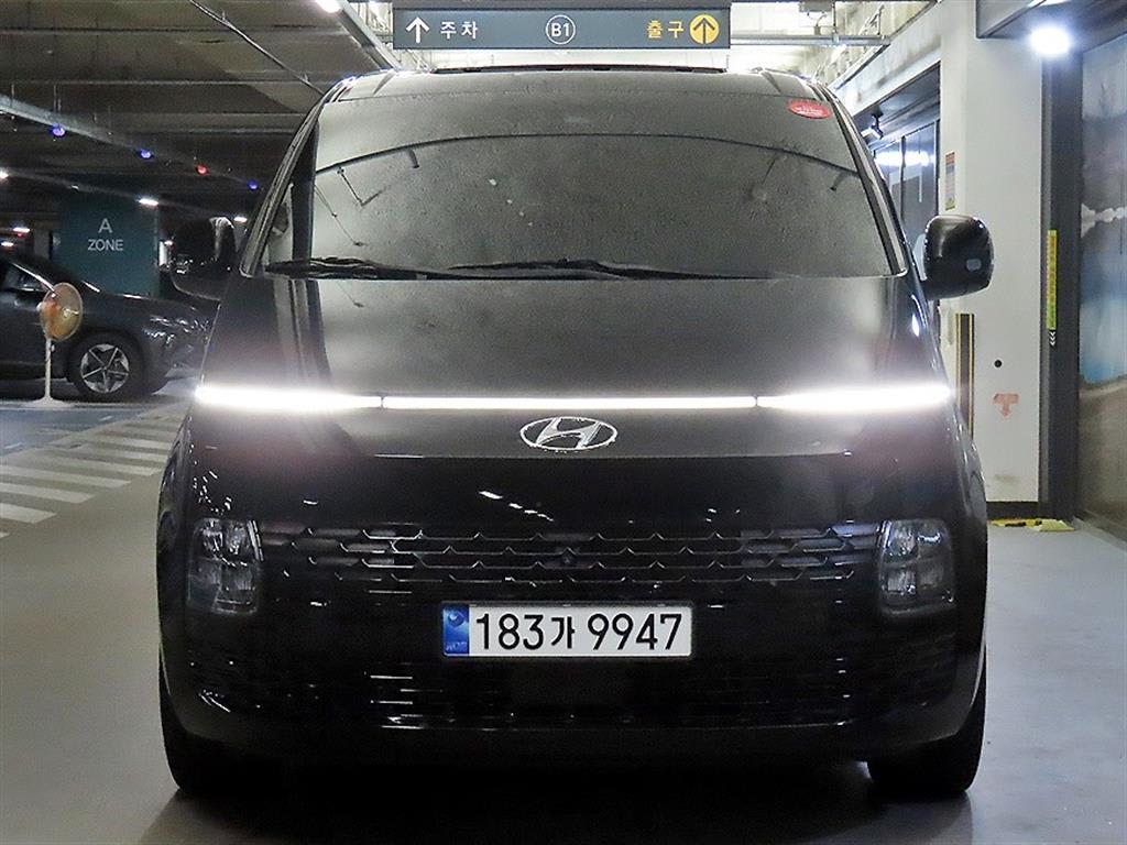 2023 Hyundai Staria Ref 424664 Diesel Negro - Miniatura 2