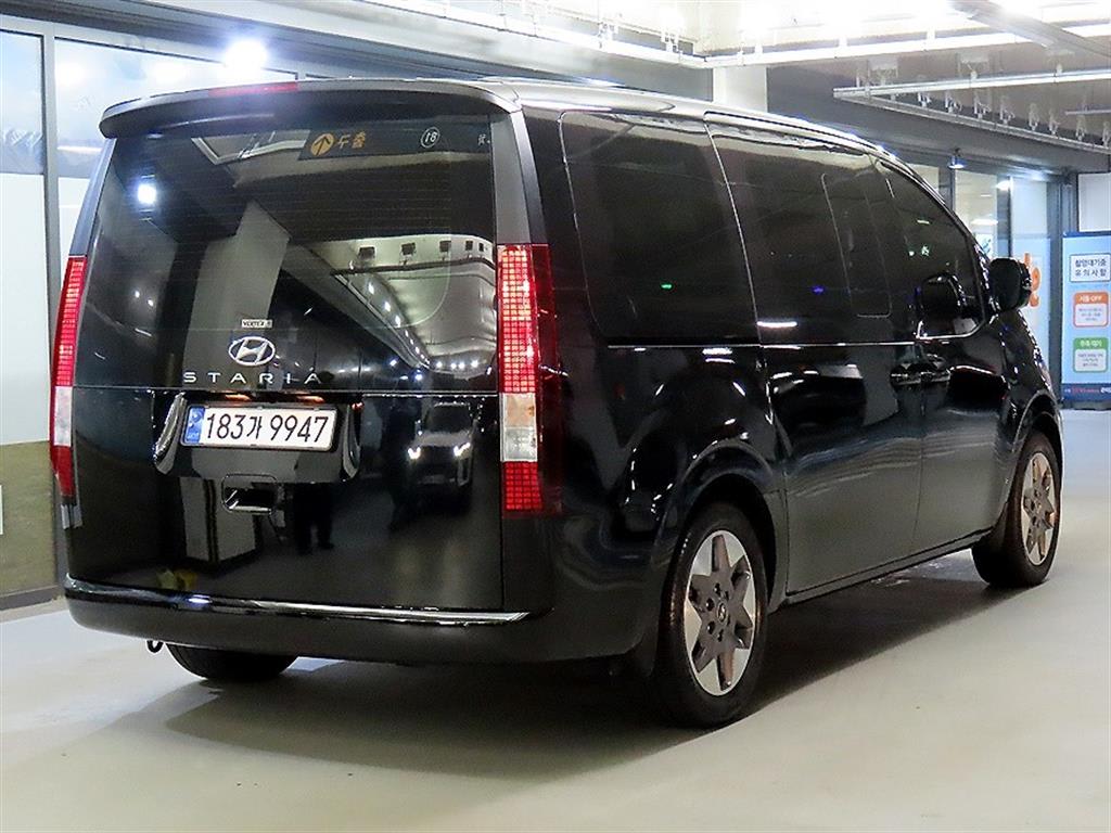 2023 Hyundai Staria Ref 424664 Diesel Negro - Miniatura 4