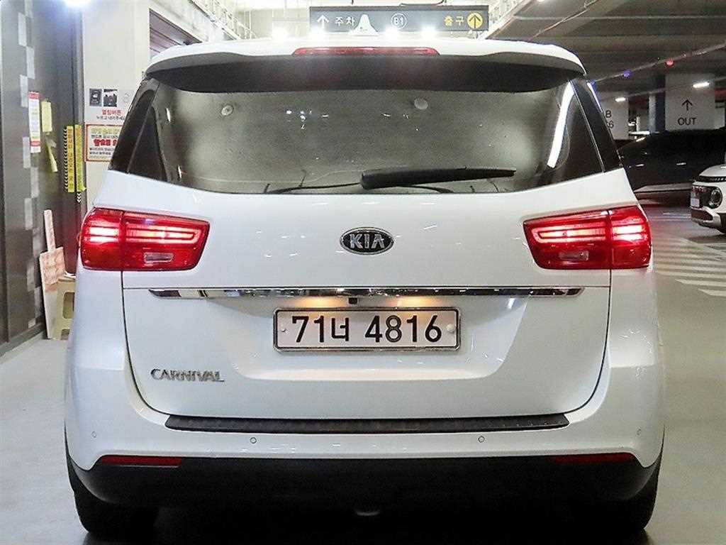 2019 Kia Carnival Diesel Blanco - Miniatura 5