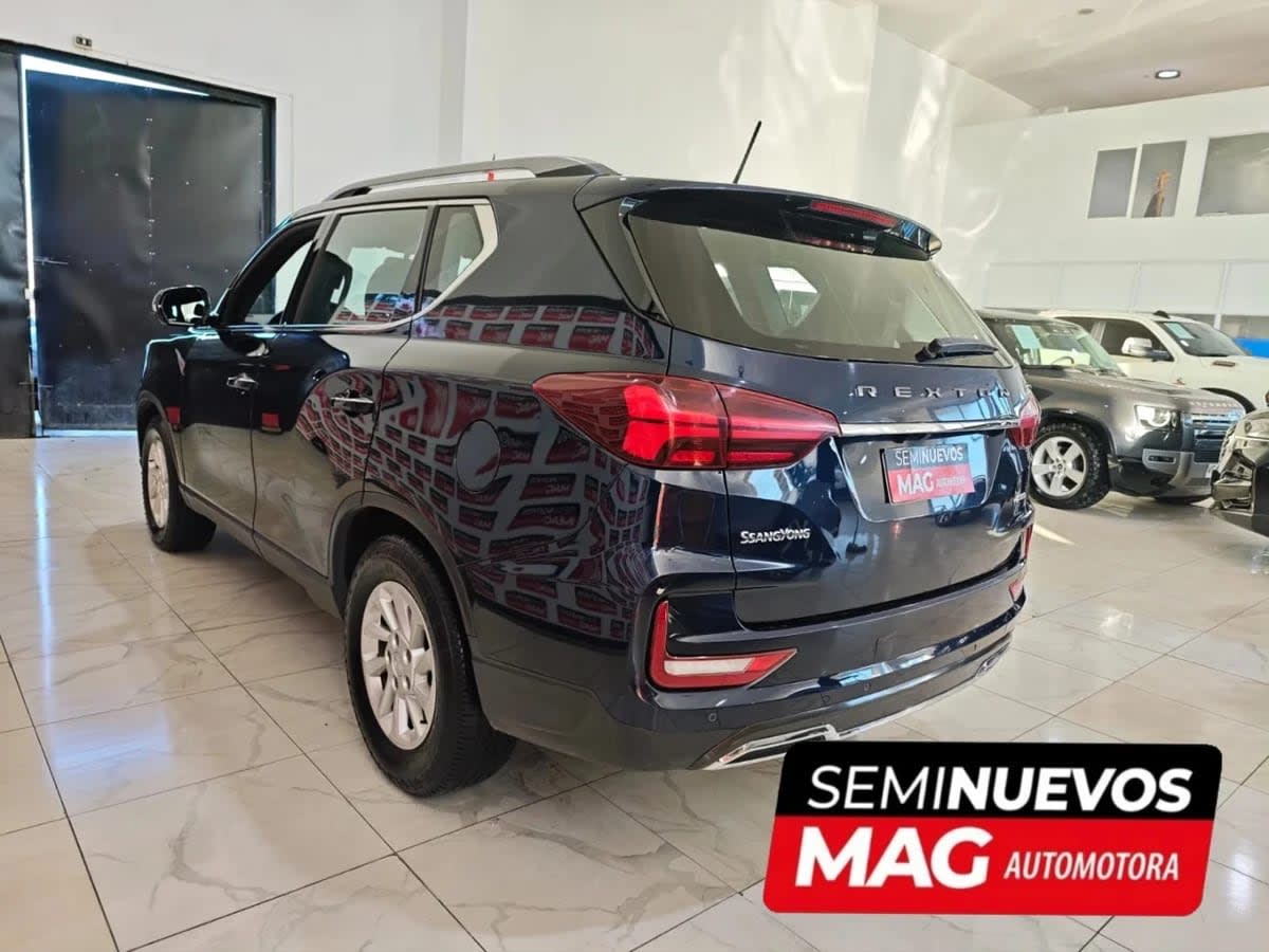 2024 SsangYong Rexton 2.0T Azul - Miniatura 3