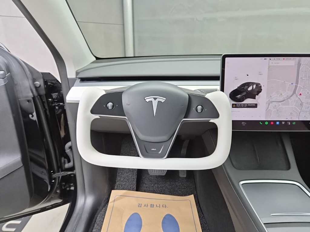 2023 Tesla Model Y Ref 425439 Diesel Negro - Miniatura 9