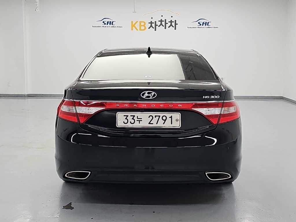 2011 Hyundai Grandeur Ref 425437 Gasoline Negro - Miniatura 3