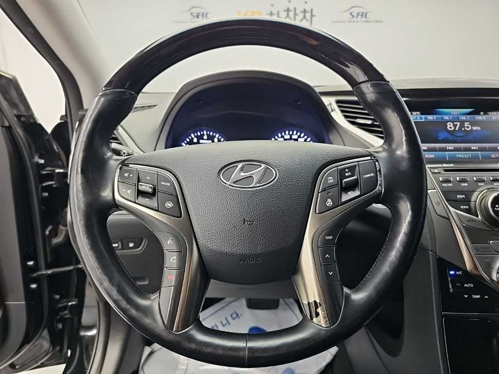 2011 Hyundai Grandeur Ref 425437 Gasoline Negro - Miniatura 9