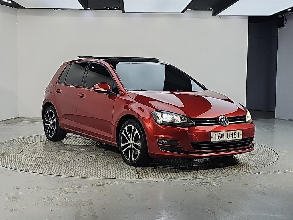 2016 Volkswagen Golf 7th Rojo - Miniatura 2
