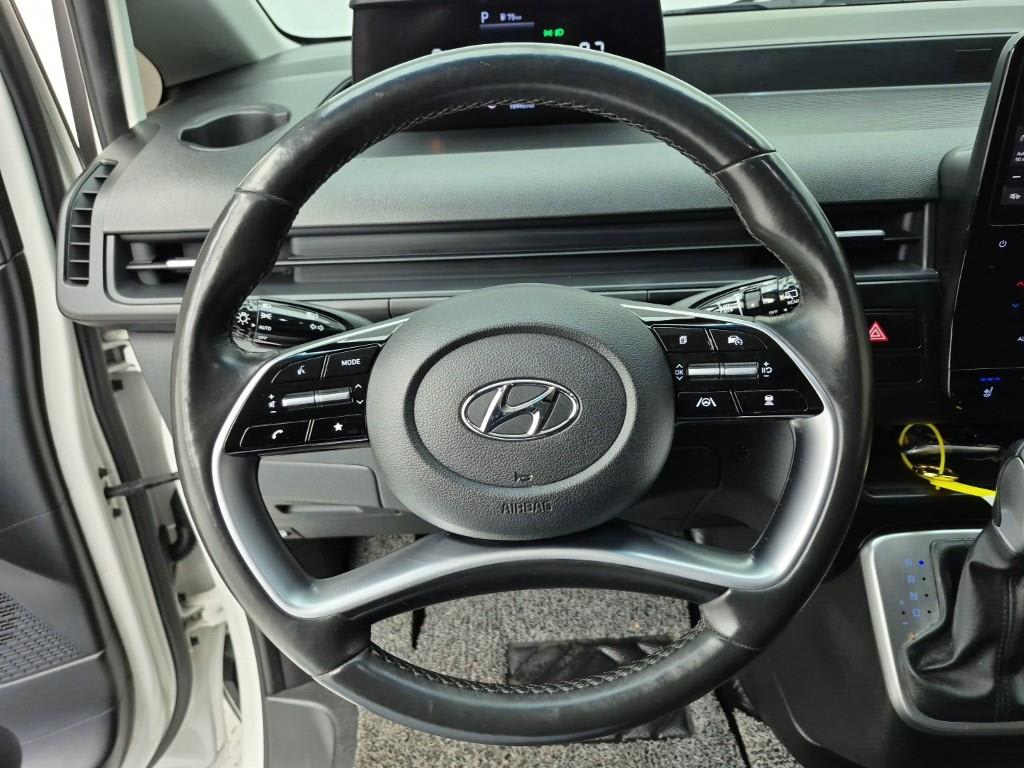2023 Hyundai Staria 2WD Blanco - Miniatura 9