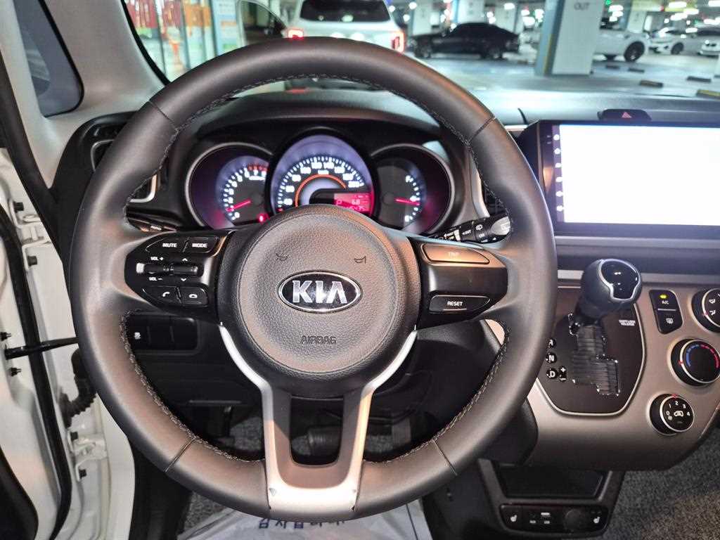 2019 KIA Ray Ref 425407 Gasoline Blanco - Miniatura 8