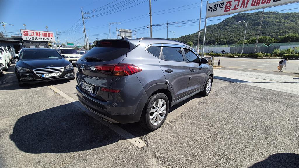 2020 Hyundai Tucson 1.6T Gris - Miniatura 4