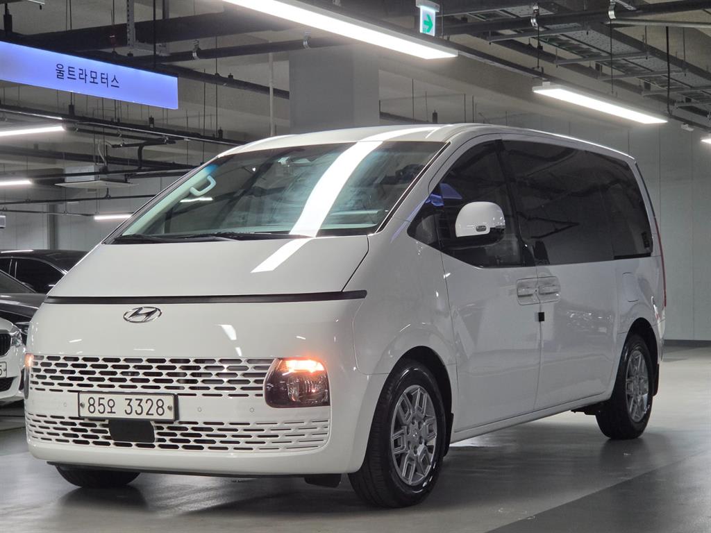 2022 Hyundai Staria 2WD Blanco - Miniatura 3