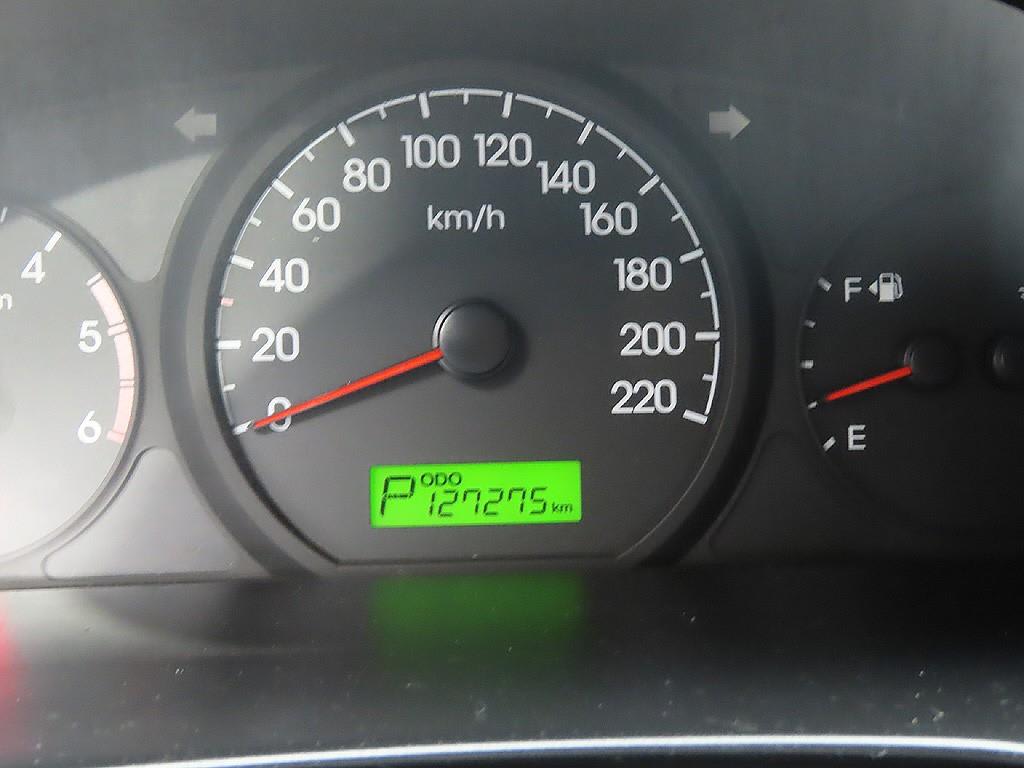 2014 Hyundai Starex 12-seater Gris - Miniatura 6