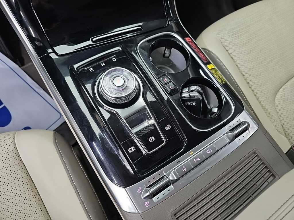 2022 Kia Carnival 4th Negro - Miniatura 8