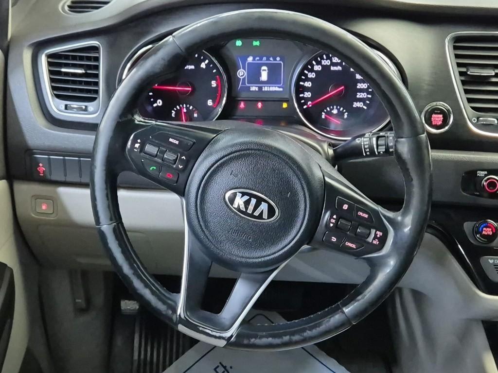 2017 Kia Carnival Diesel Blanco - Miniatura 9