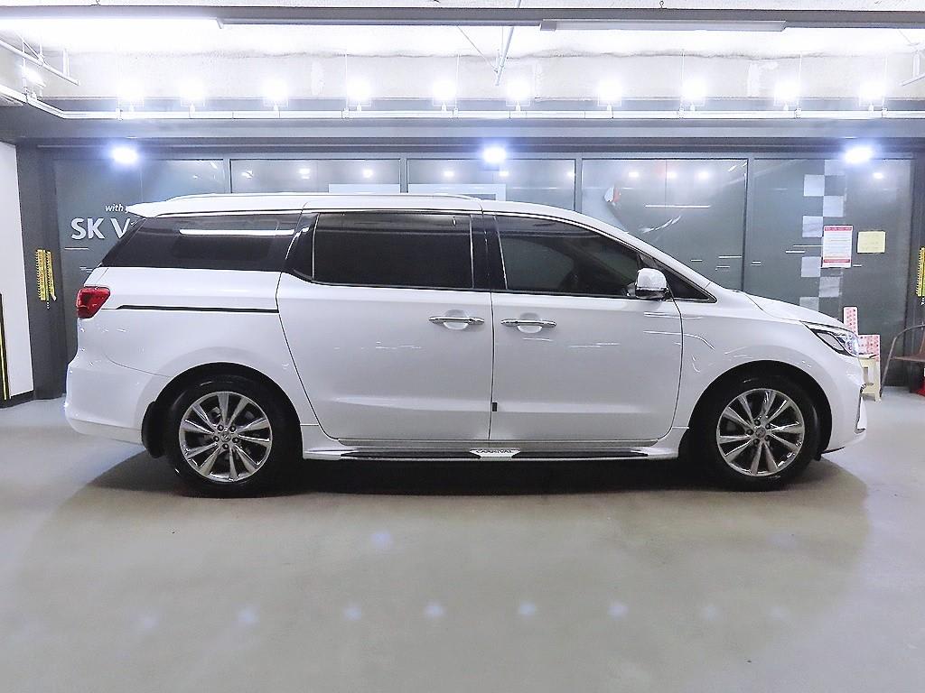 2019 Kia Carnival Gasoline - Miniatura 3