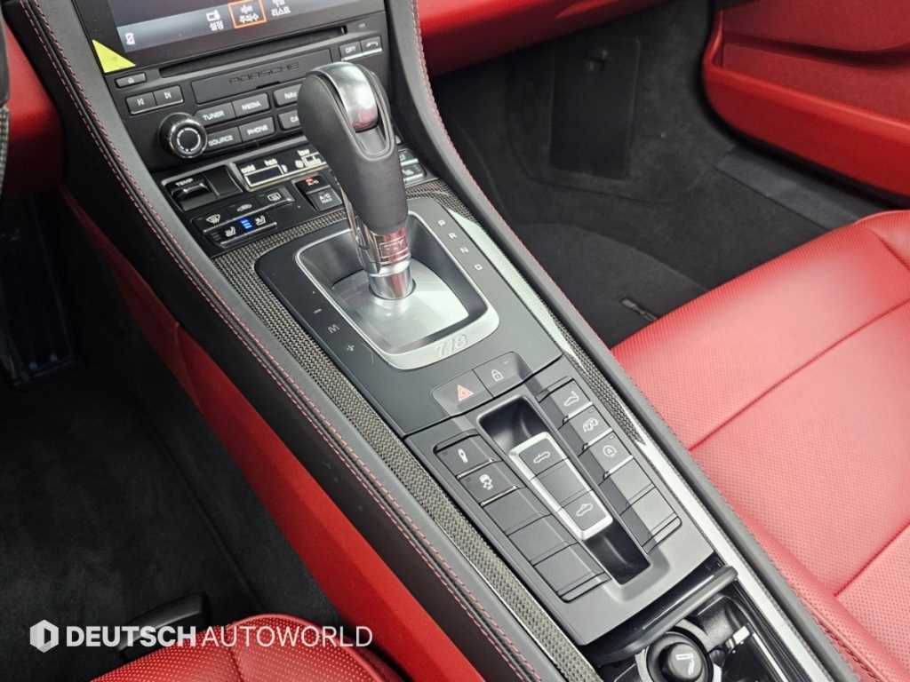 2020 Porsche 718 Boxster Rojo - Miniatura 9