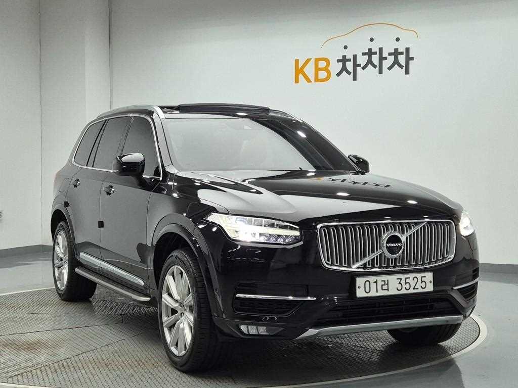 2017 Volvo XC90 2nd Negro - Miniatura 4