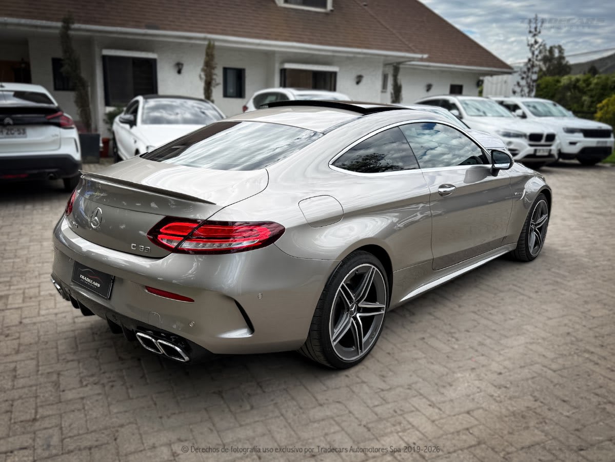 2020 Mercedes-Benz C63 AMG Gris - Miniatura 3