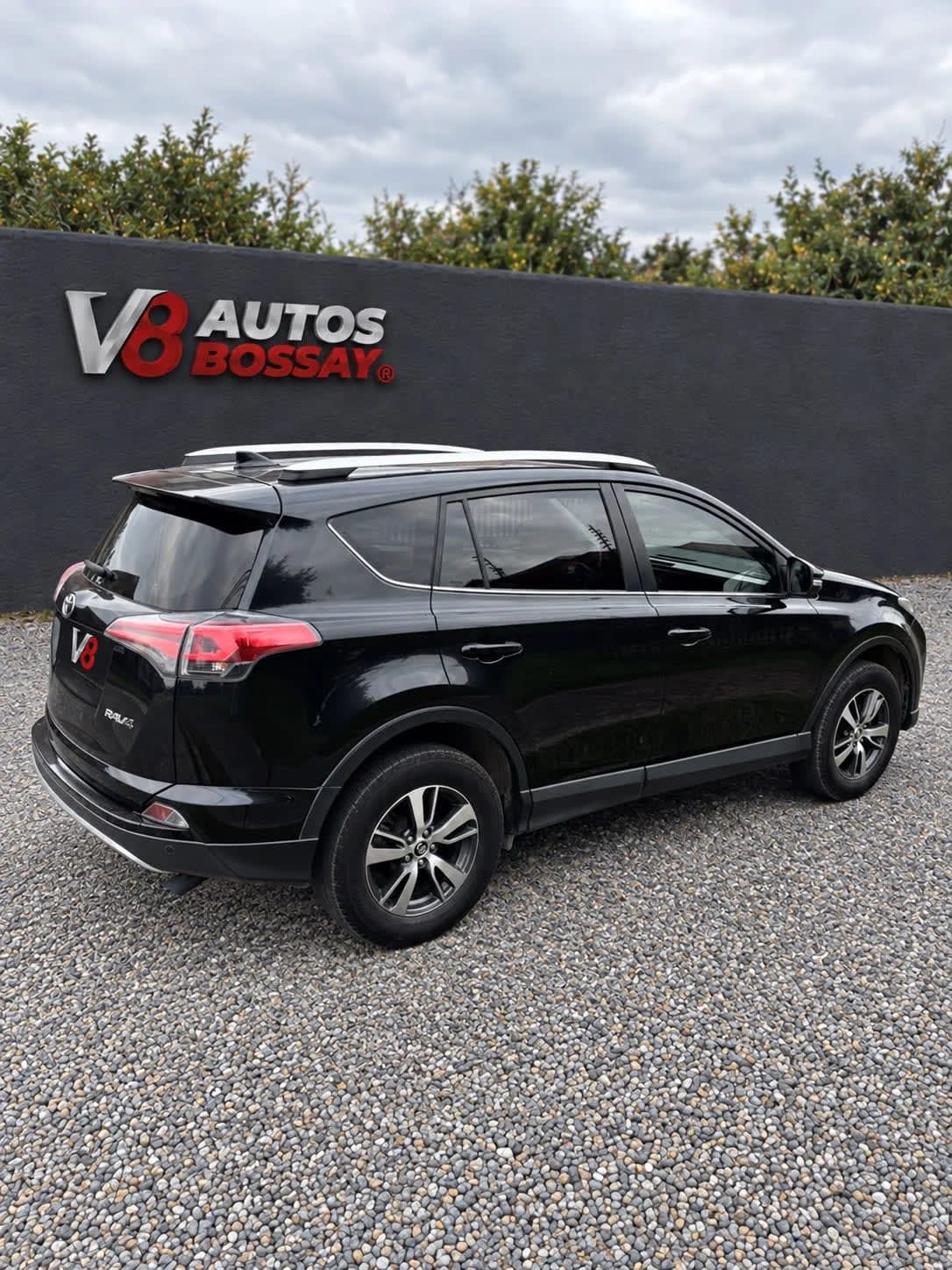 2016 Toyota RAV4 Negro - Miniatura 6
