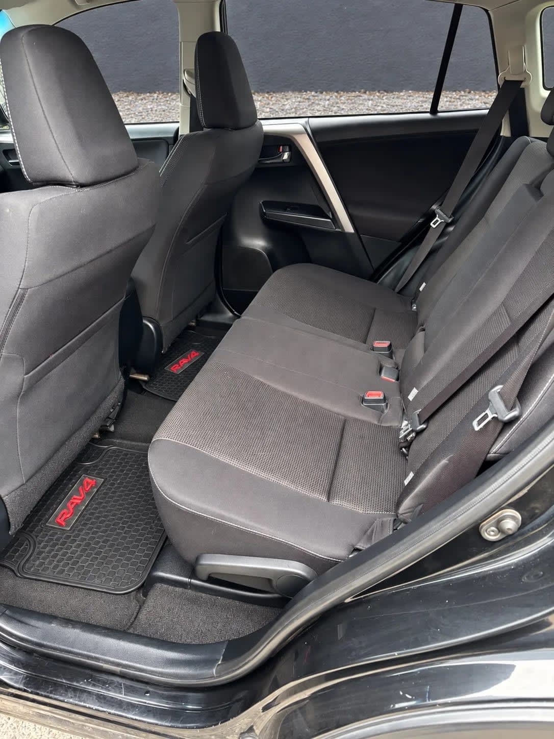 2016 Toyota RAV4 Negro - Miniatura 8