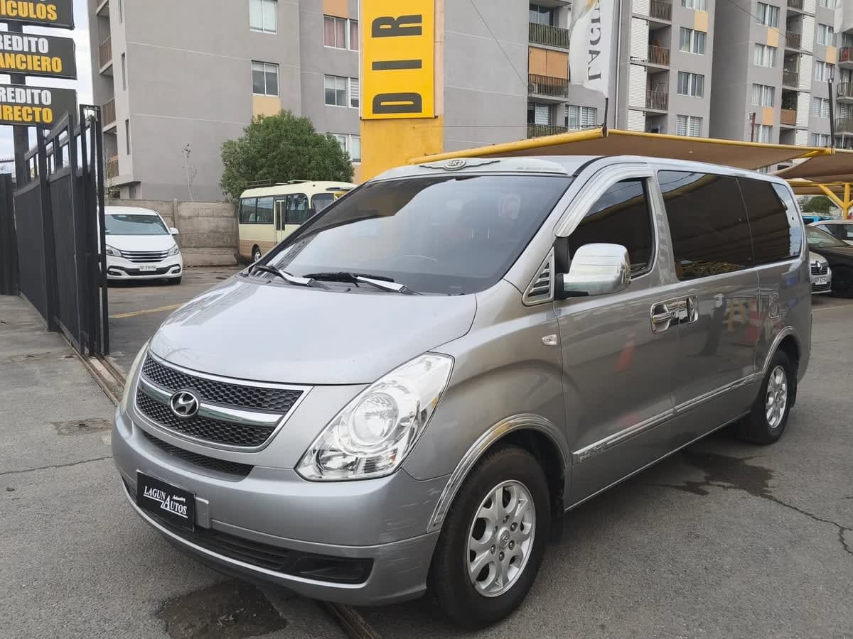 2011 Hyundai Grand Starex 2.5 CLASE B Plata - Miniatura 3