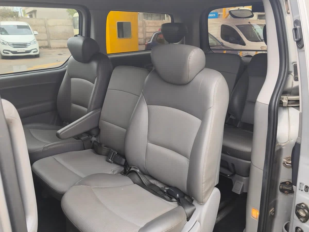 2011 Hyundai Grand Starex 2.5 CLASE B Plata - Miniatura 6