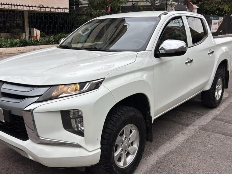 2023 MITSUBISHI L200 KATANA - Imagen 1