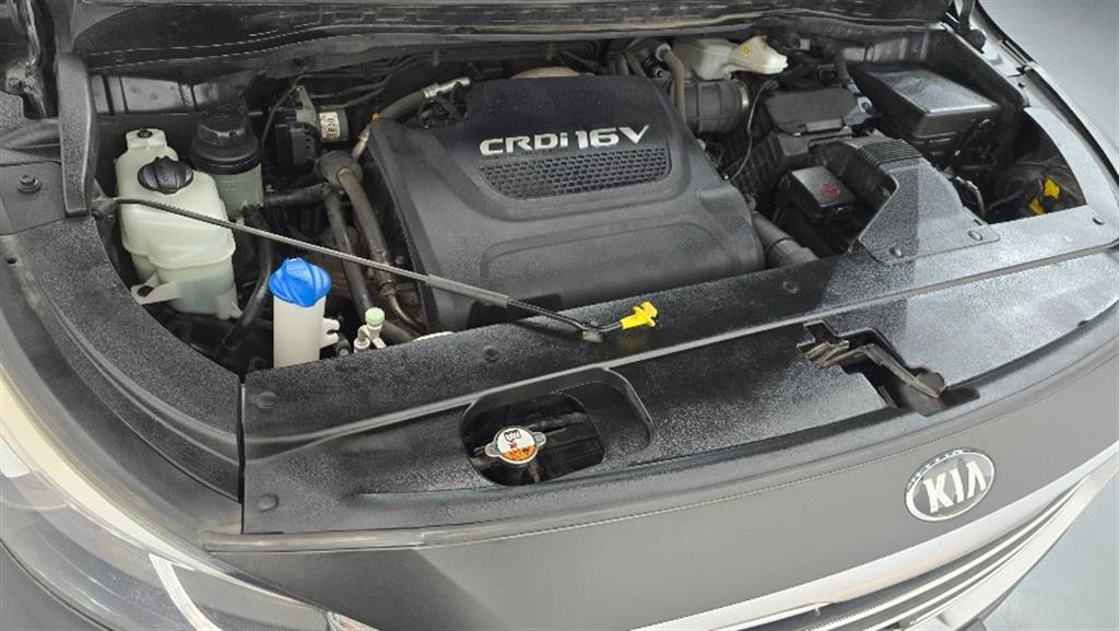 2015 Kia Carnival Diesel Negro - Miniatura 6
