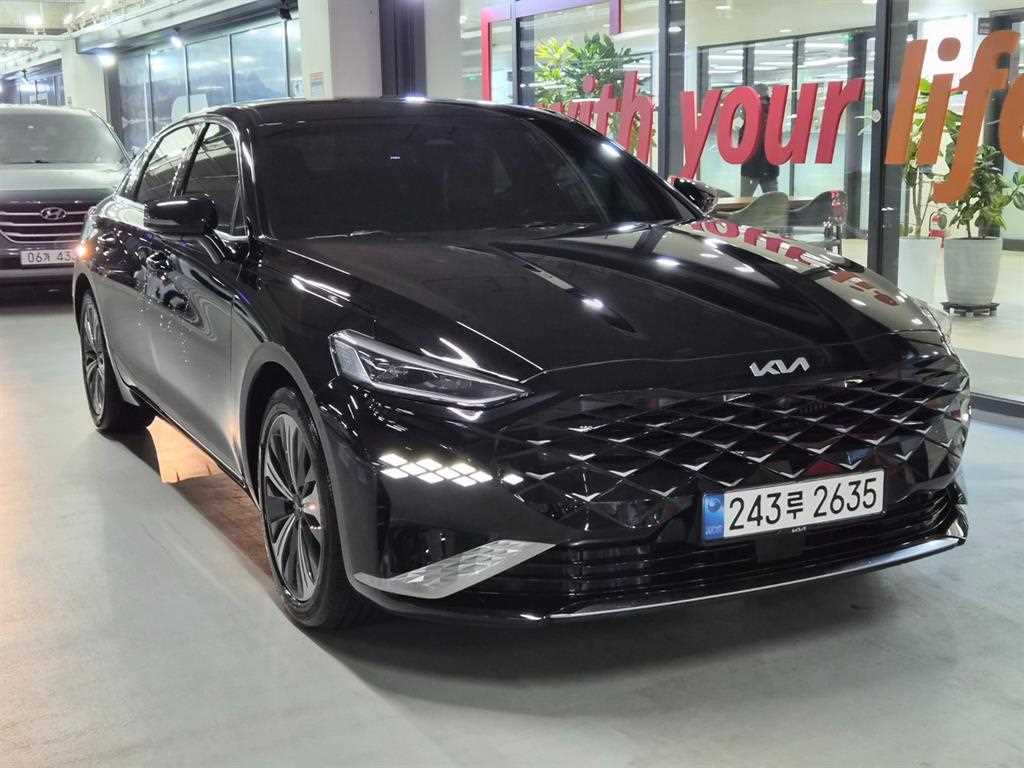 2023 Kia K8 Hybrid Negro - Imagen 1