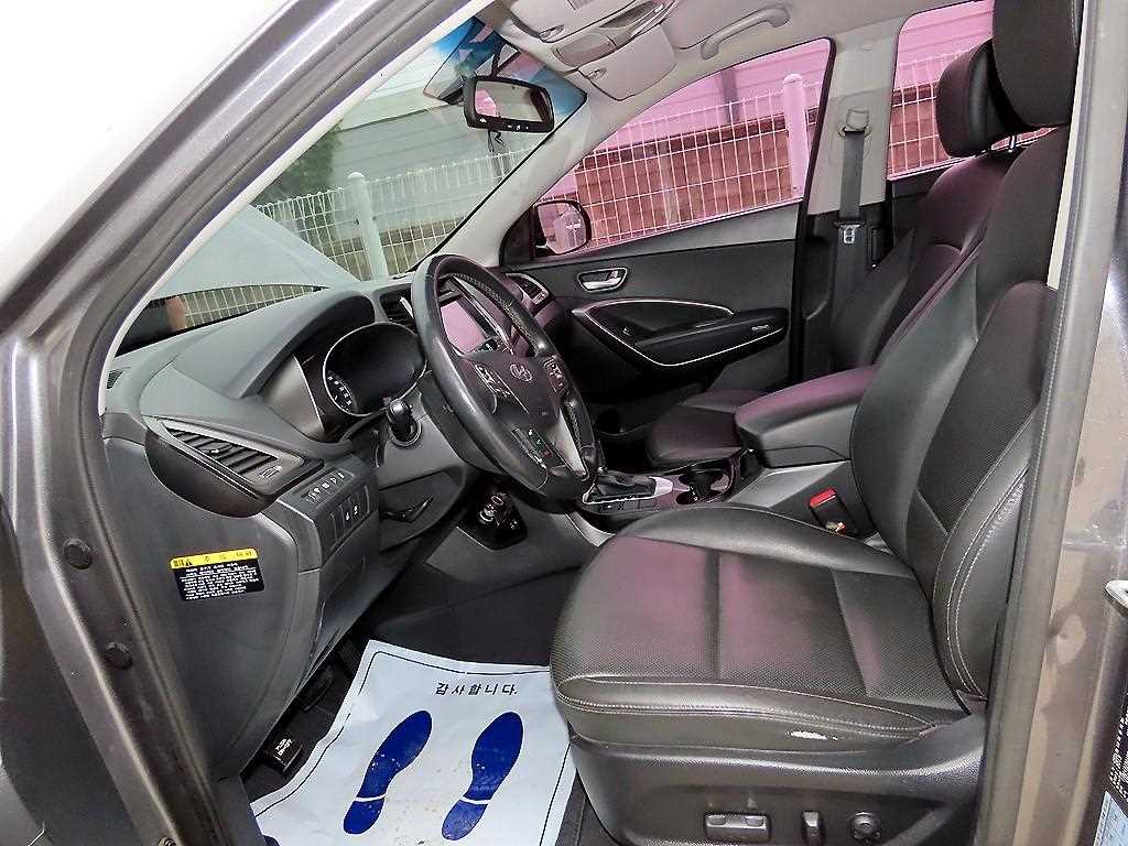 2016 Hyundai Santa Fe The Gris - Miniatura 5