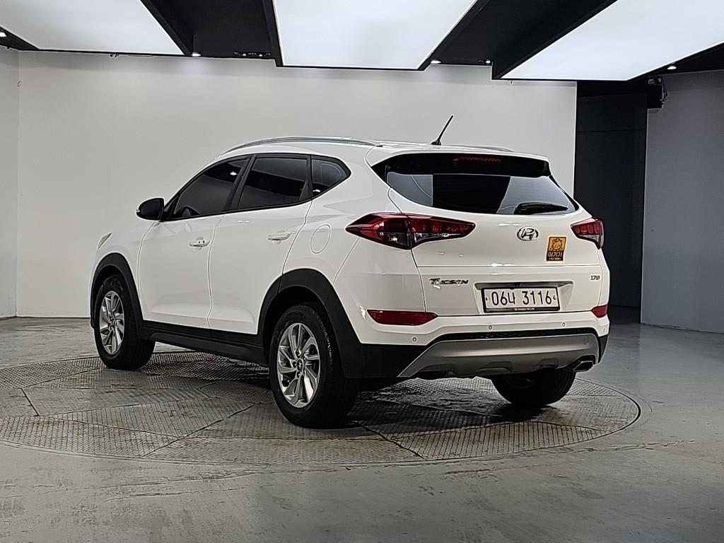 2018 Hyundai Tucson Diesel Blanco - Miniatura 3