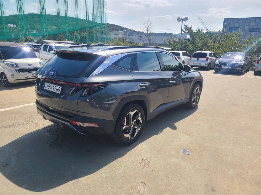 2023 Hyundai Tucson (NX4) Gris - Miniatura 4
